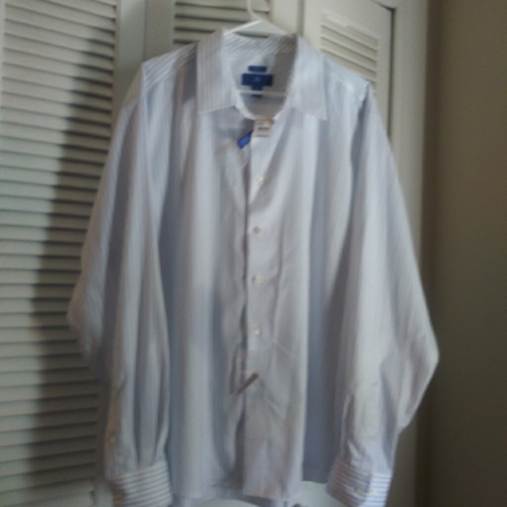 Mens' dress shirt